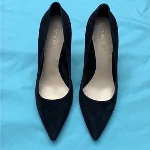 Women’s Nine West Heels Size 7.5, Black Suede